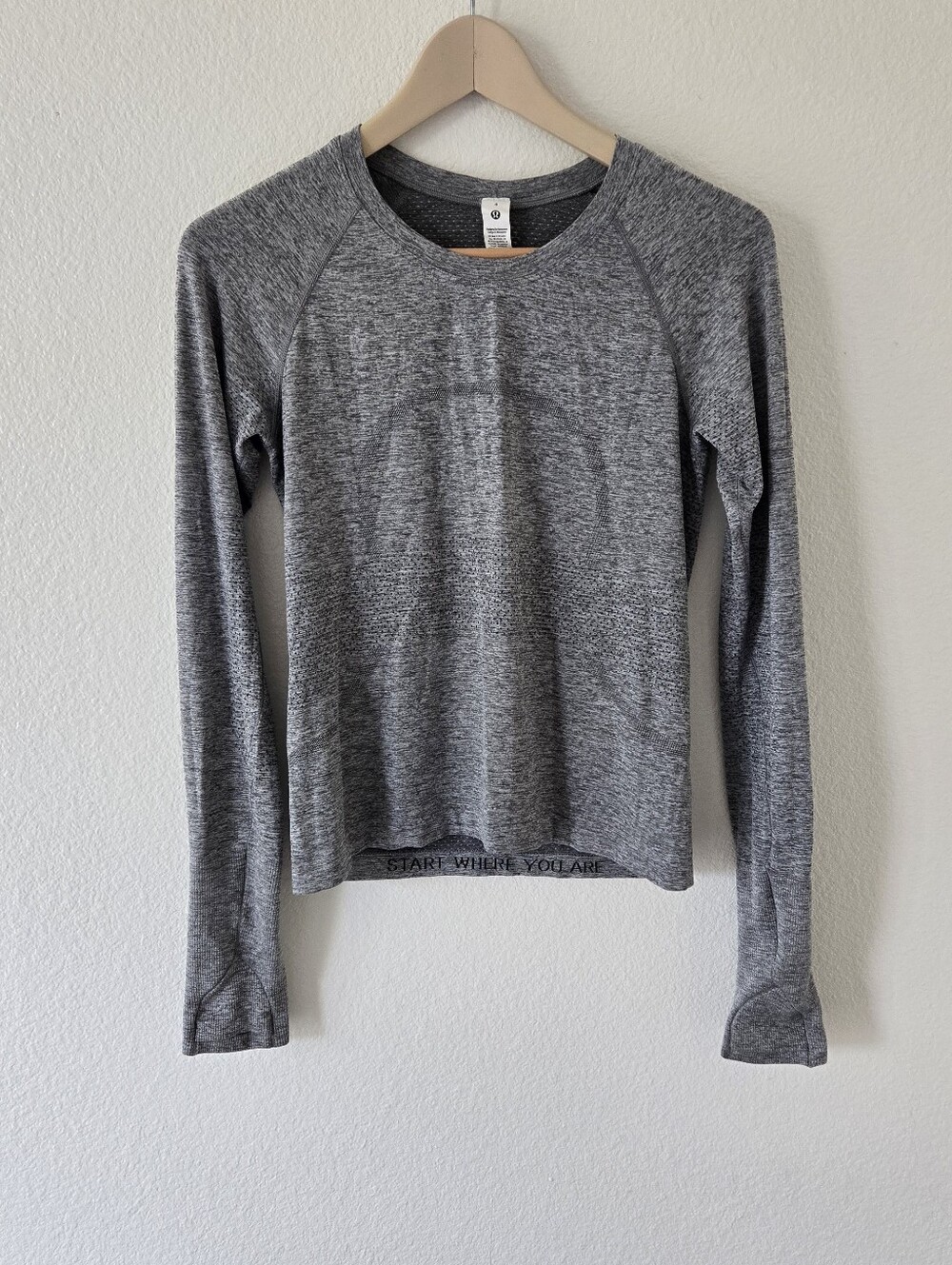 Lululemon Womens Swiftly Tech 2.0 Long-Sleeve Waist Length Size 6 Gray Slim Fit